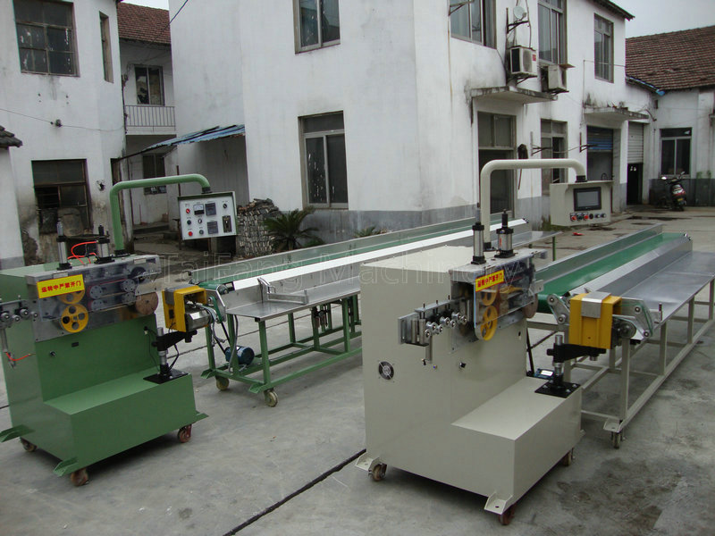 全自動(dòng)高速裁斷機(jī)操作視頻講解大全，提升生產(chǎn)效率的必備指南